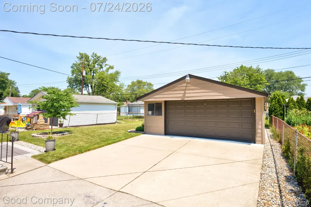 28948 Boston Street St. Clair Shores City MI 48081