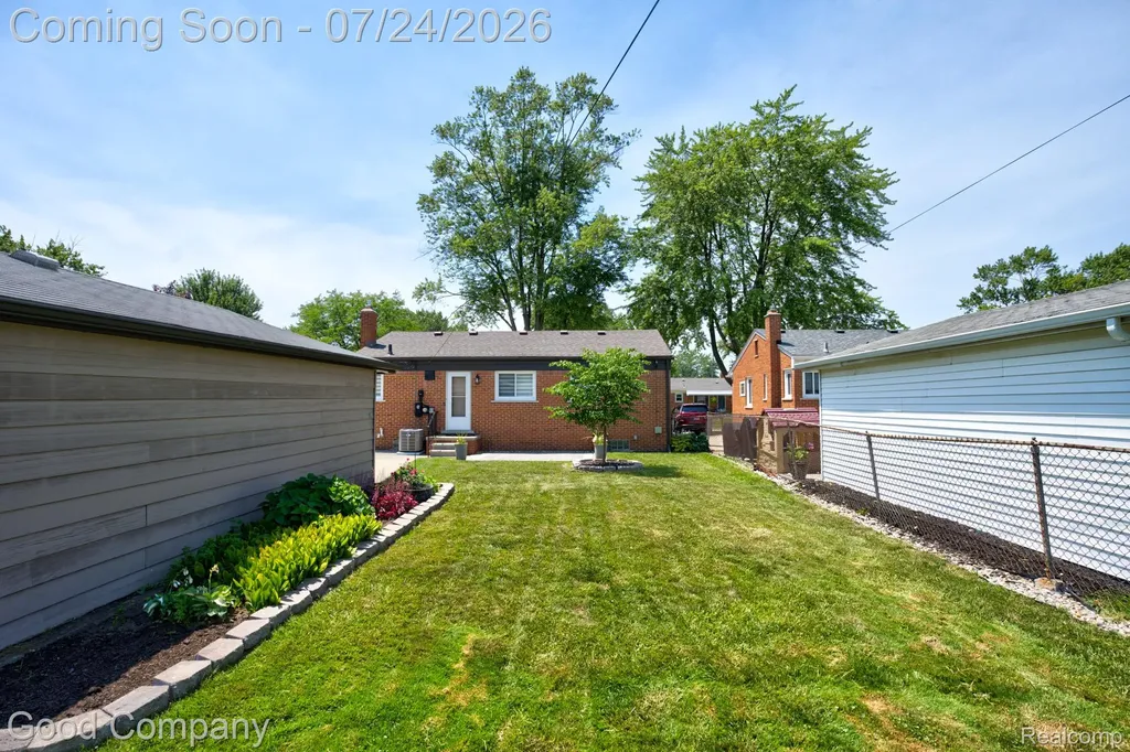28948 Boston Street St. Clair Shores City MI 48081