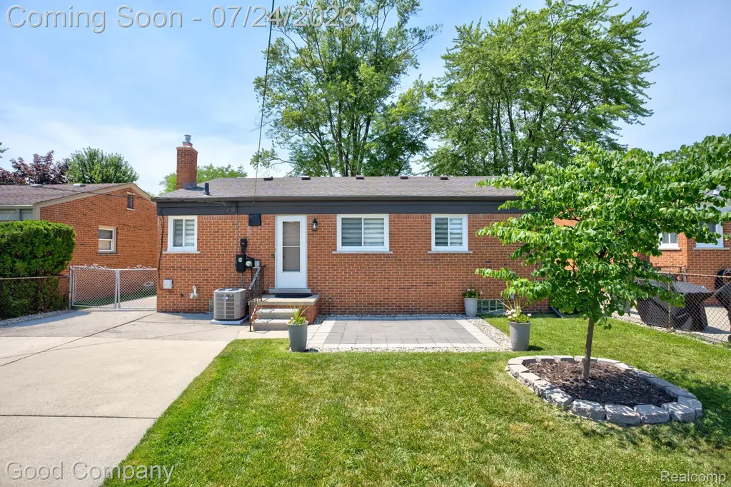 28948 Boston Street St. Clair Shores City MI 48081