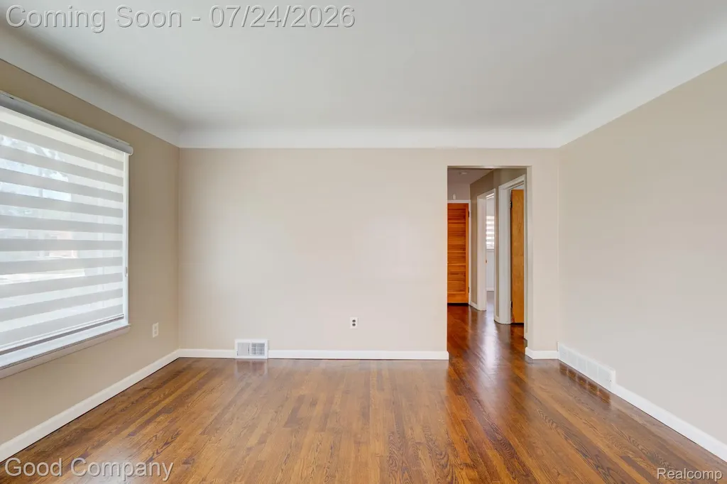 28948 Boston Street St. Clair Shores City MI 48081