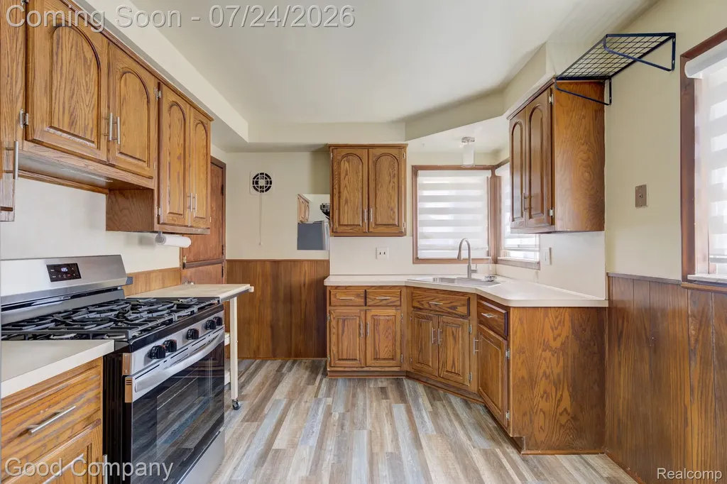 28948 Boston Street St. Clair Shores City MI 48081