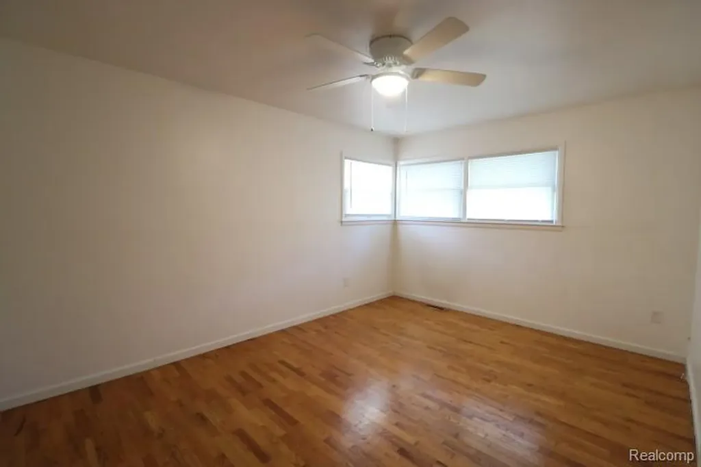 1404 S Graham Road Flint Charter Township MI 48532