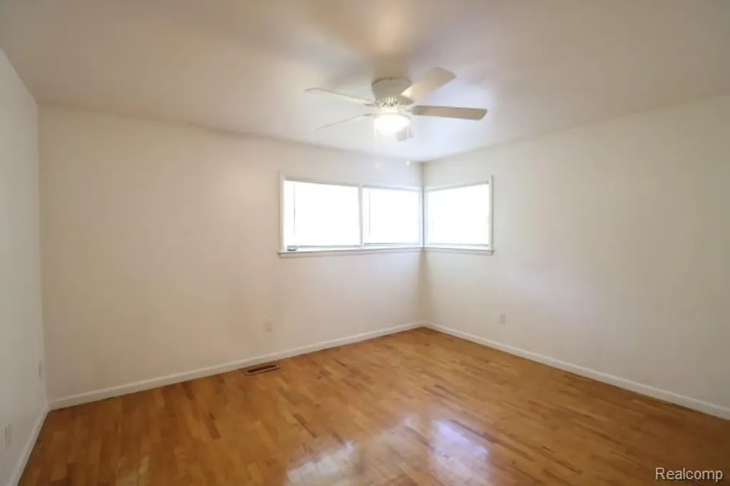 1404 S Graham Road Flint Charter Township MI 48532