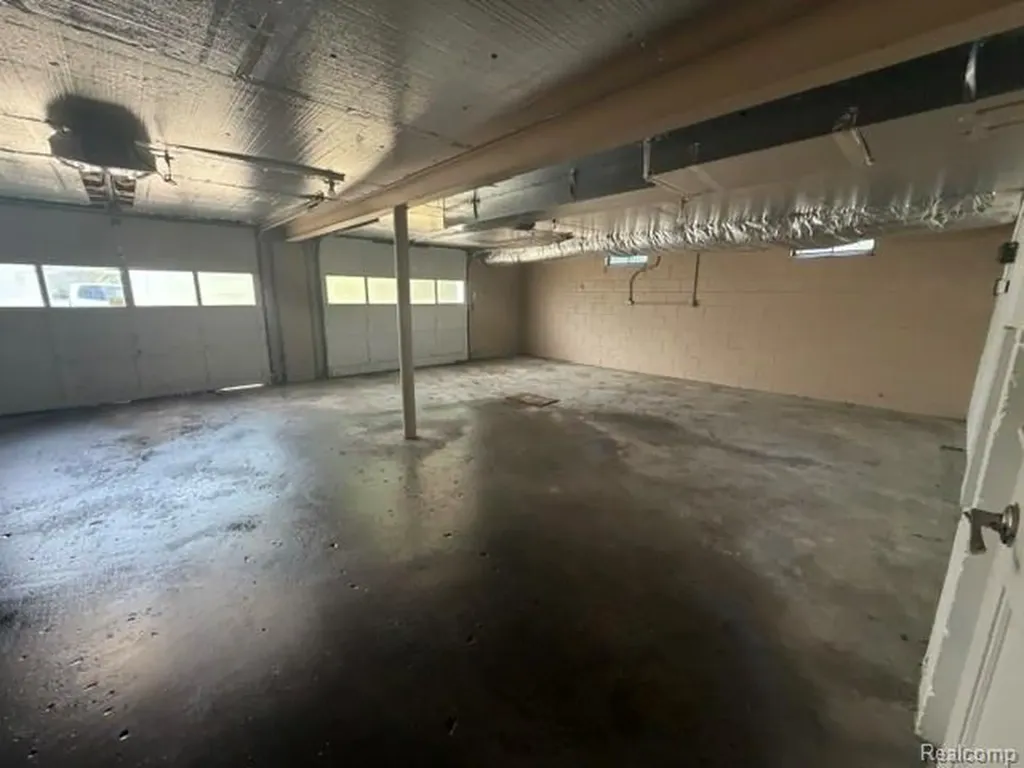 1404 S Graham Road Flint Charter Township MI 48532
