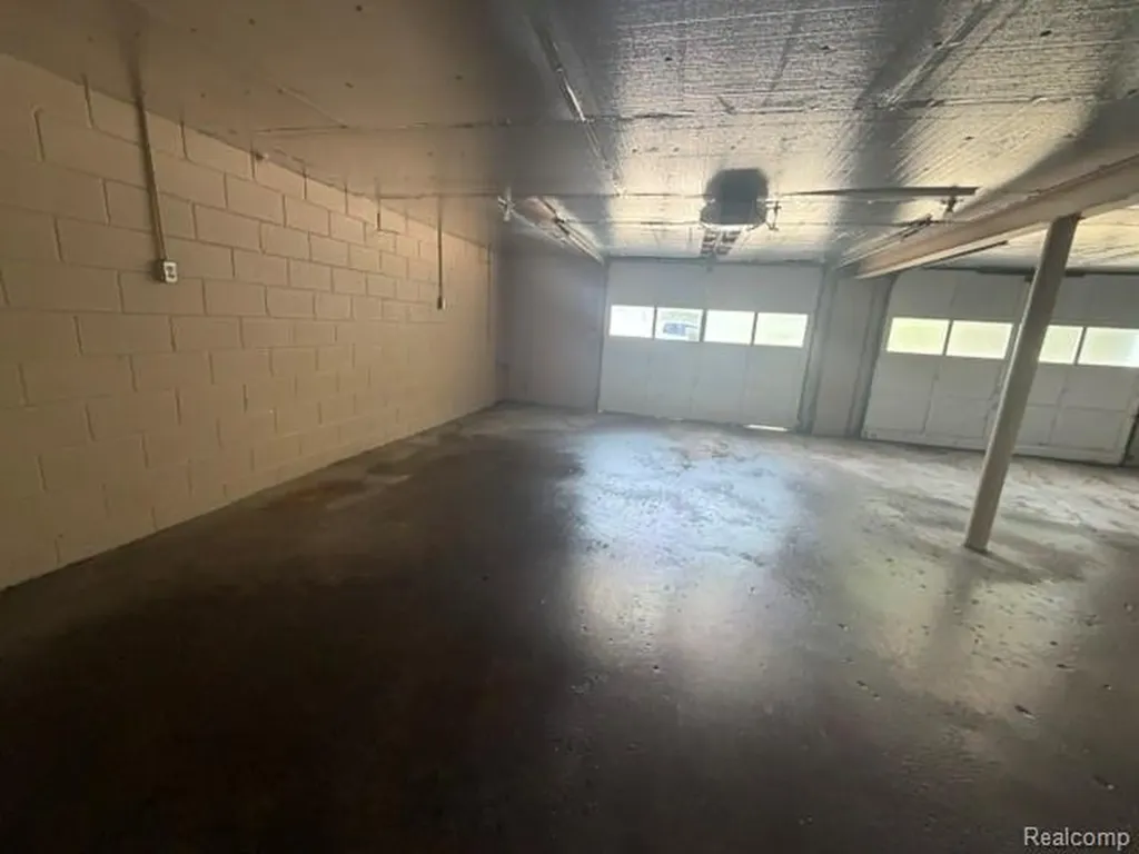 1404 S Graham Road Flint Charter Township MI 48532