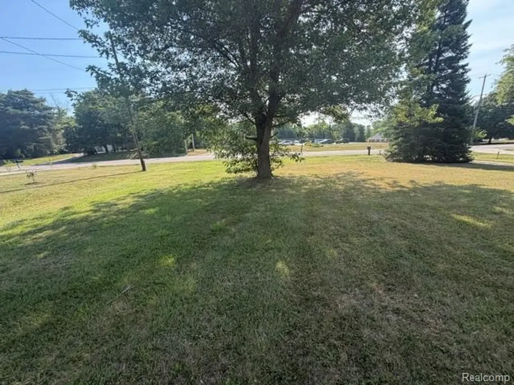 1404 S Graham Road Flint Charter Township MI 48532