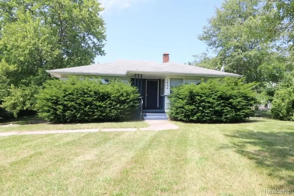 1404 S Graham Road Flint Charter Township MI 48532