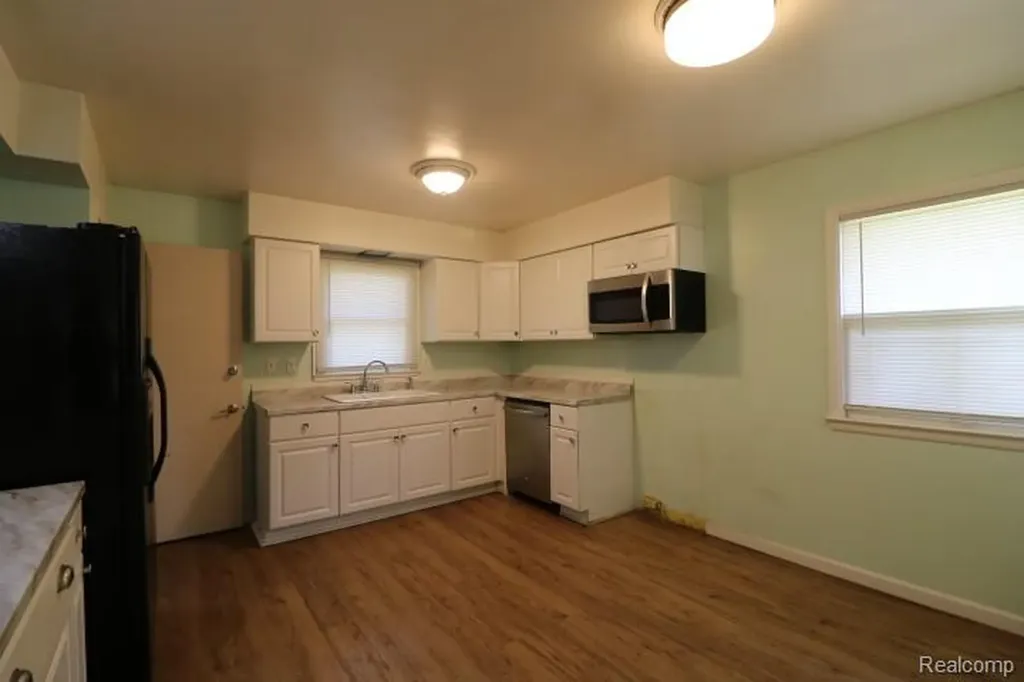 1404 S Graham Road Flint Charter Township MI 48532
