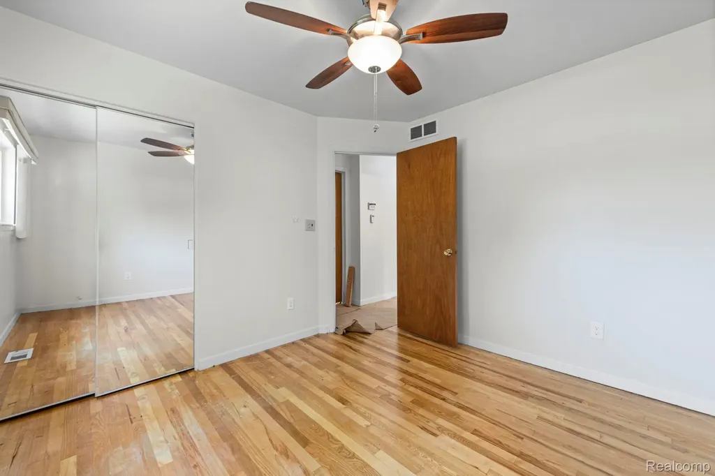 19079 Dorset Street Southfield City MI 48075