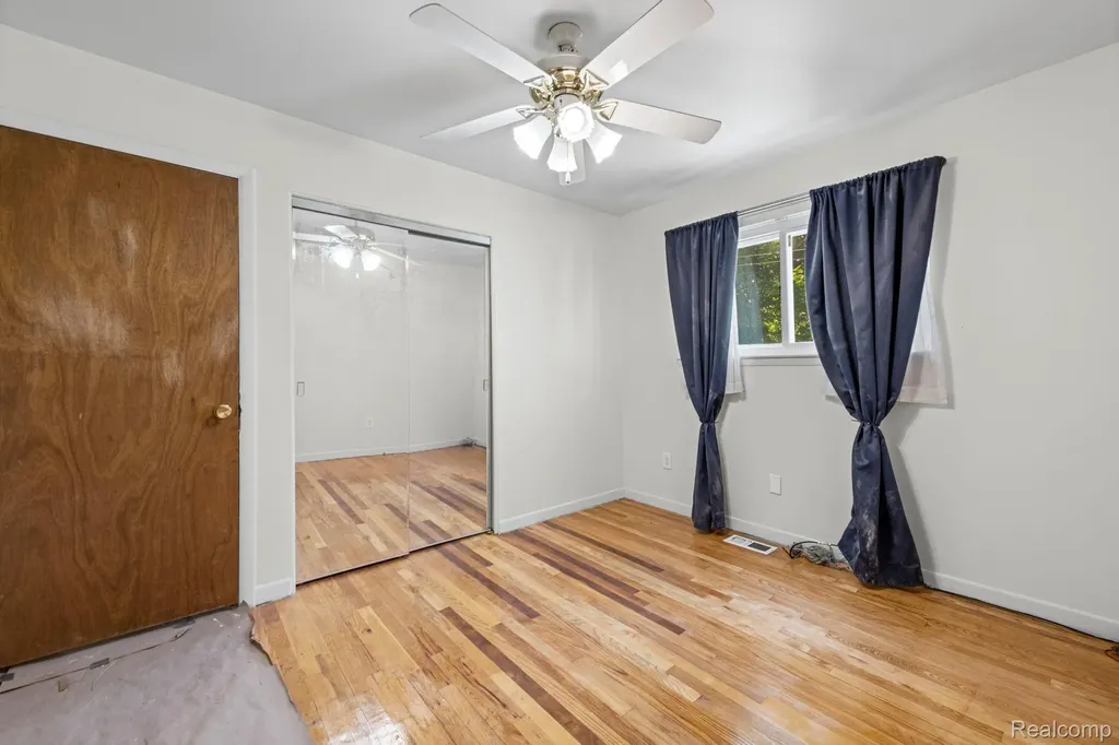 19079 Dorset Street Southfield City MI 48075