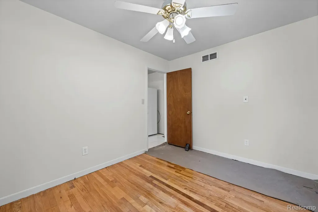 19079 Dorset Street Southfield City MI 48075