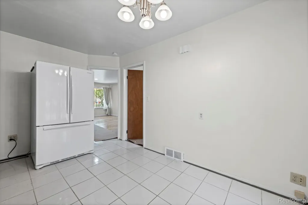 19079 Dorset Street Southfield City MI 48075