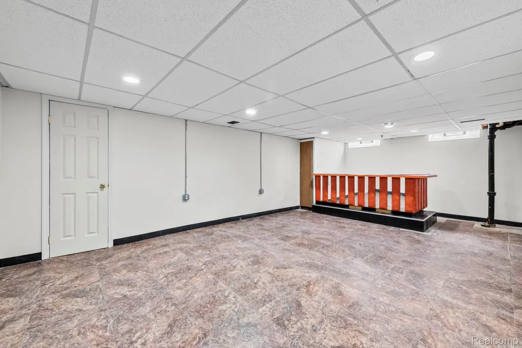 19079 Dorset Street Southfield City MI 48075