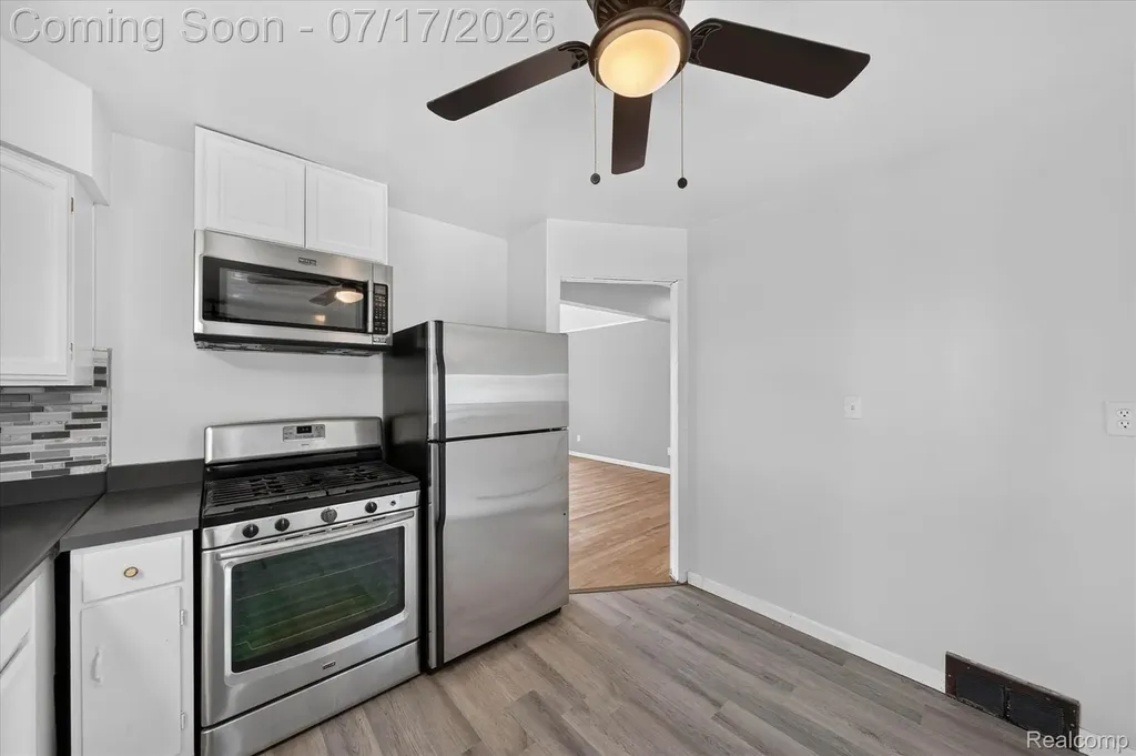903 Bernie Lane Madison Heights City MI 48071