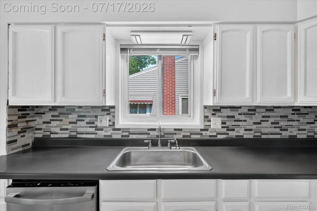 903 Bernie Lane Madison Heights City MI 48071