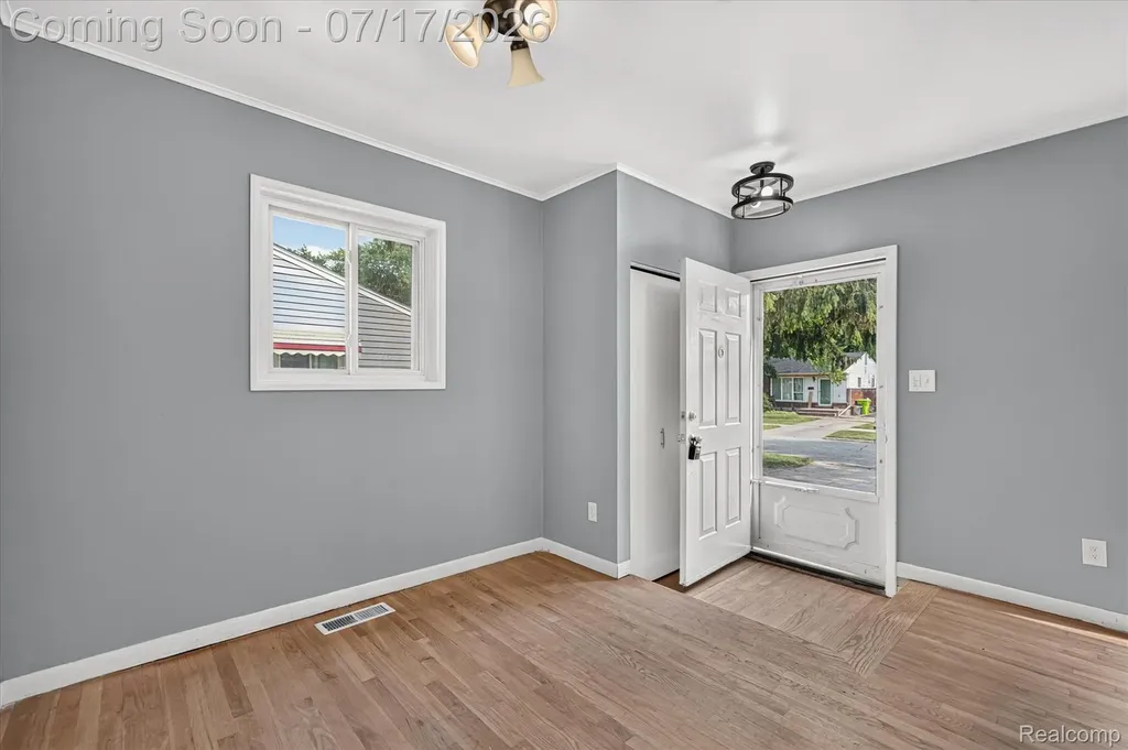 903 Bernie Lane Madison Heights City MI 48071