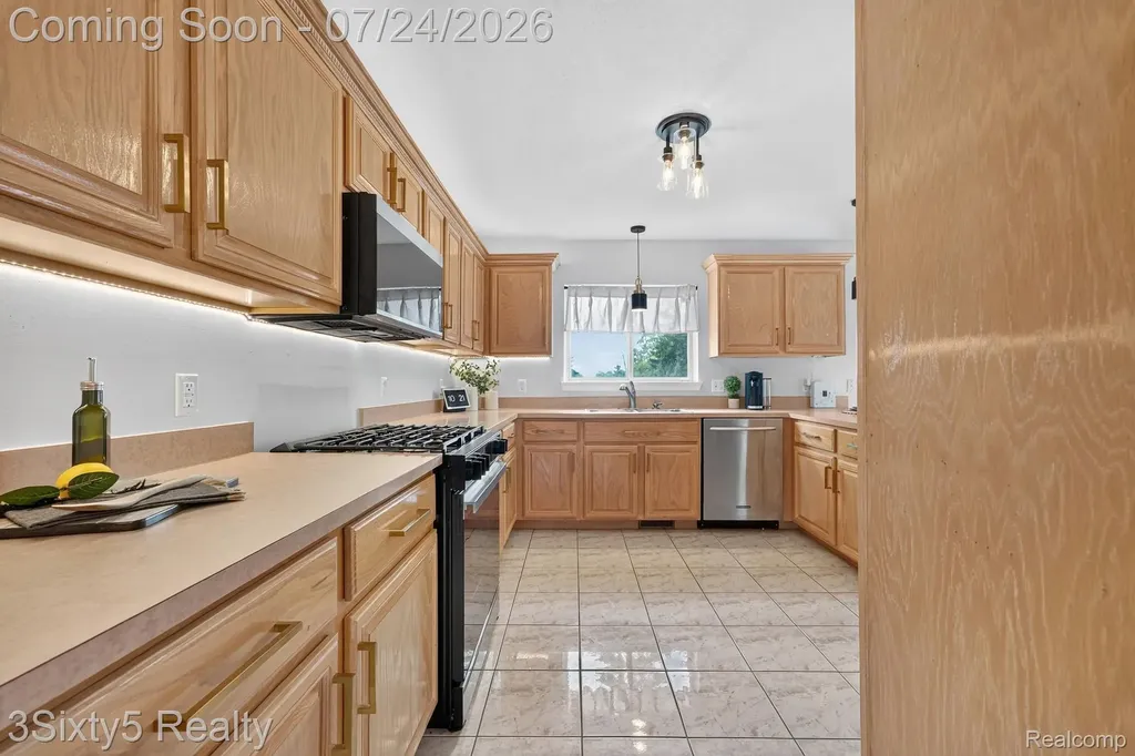 32953 Groat Boulevard Brownstown Charter Township MI 48173