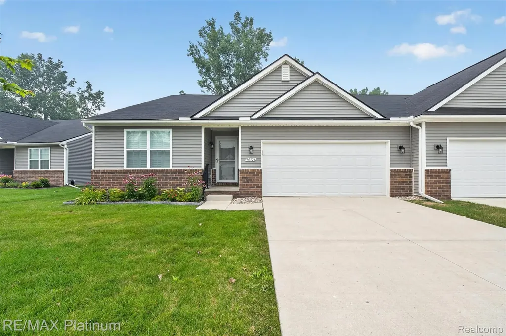 10324 Swan Lake Circle Ypsilanti City MI 48197