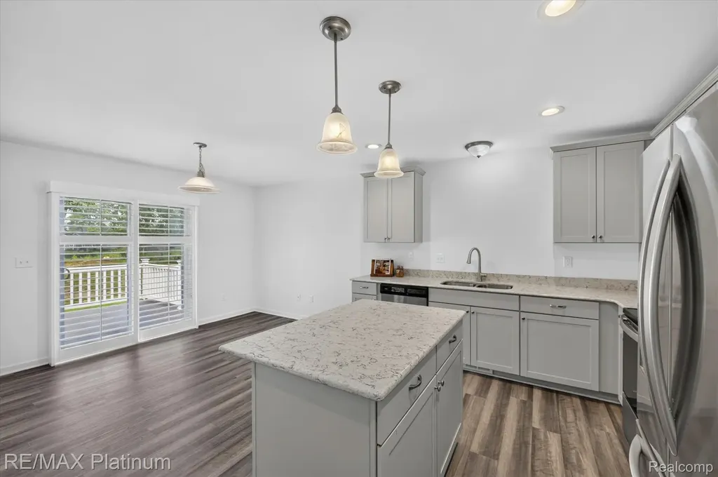 10324 Swan Lake Circle Ypsilanti City MI 48197