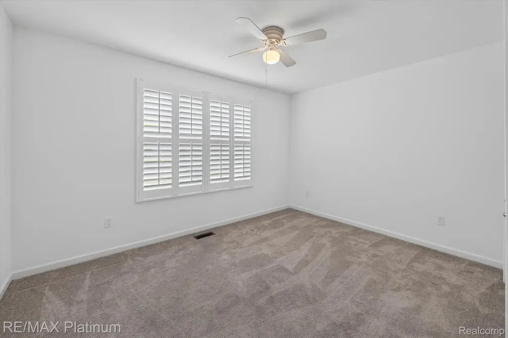 10324 Swan Lake Circle Ypsilanti City MI 48197