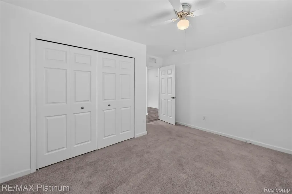 10324 Swan Lake Circle Ypsilanti City MI 48197