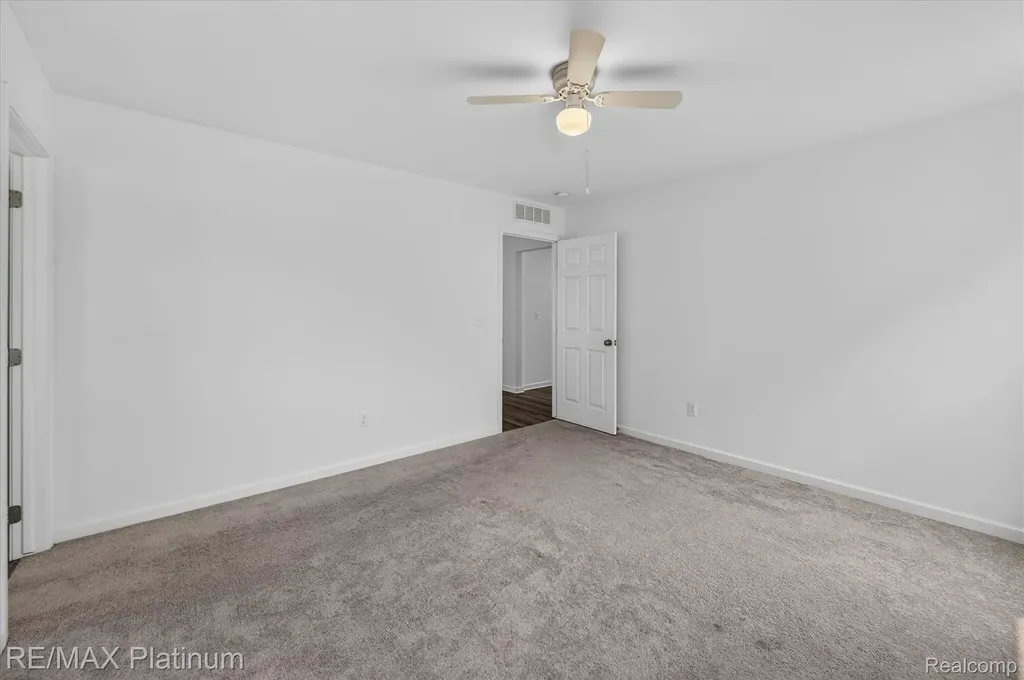 10324 Swan Lake Circle Ypsilanti City MI 48197