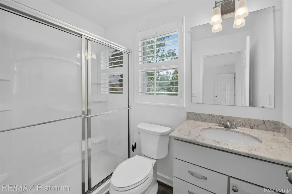 10324 Swan Lake Circle Ypsilanti City MI 48197