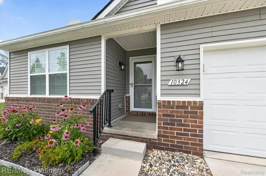 10324 Swan Lake Circle Ypsilanti City MI 48197