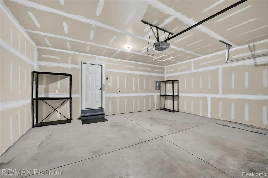 10324 Swan Lake Circle Ypsilanti City MI 48197