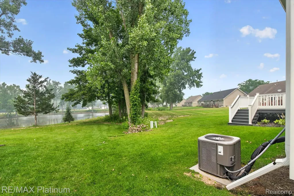 10324 Swan Lake Circle Ypsilanti City MI 48197