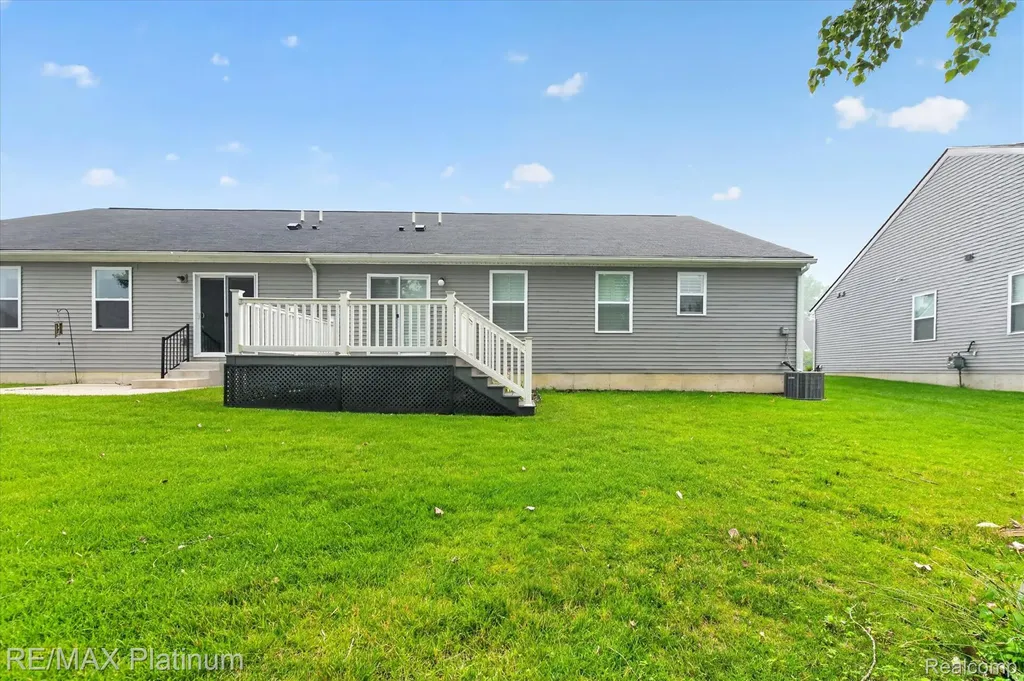 10324 Swan Lake Circle Ypsilanti City MI 48197