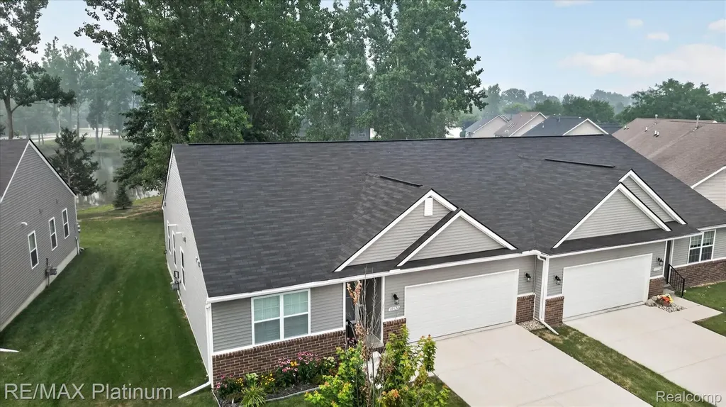 10324 Swan Lake Circle Ypsilanti City MI 48197