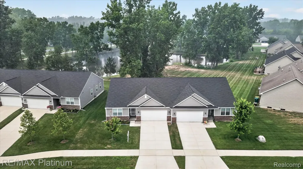 10324 Swan Lake Circle Ypsilanti City MI 48197