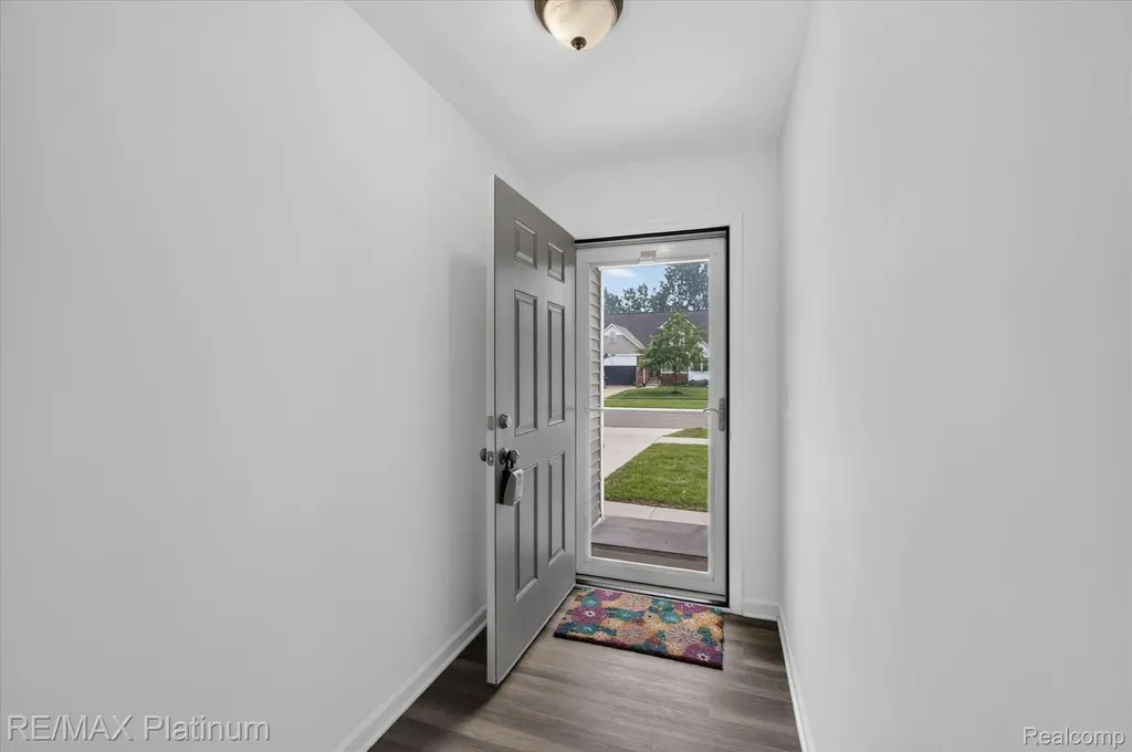 10324 Swan Lake Circle Ypsilanti City MI 48197
