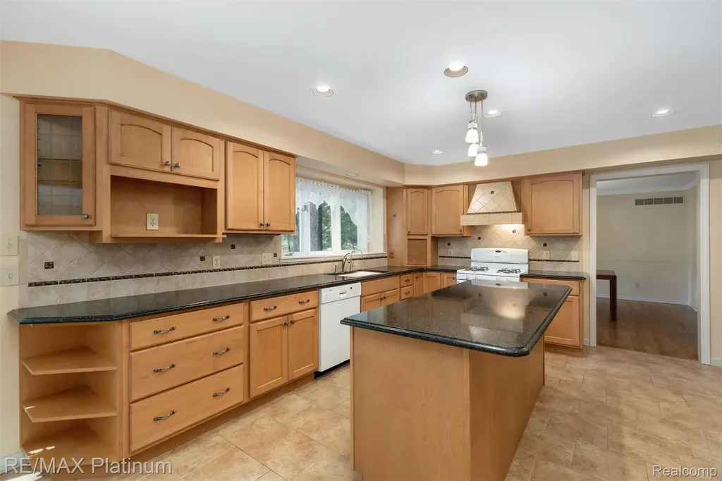 2250 Pepperidge Trail Brighton Township MI 48114
