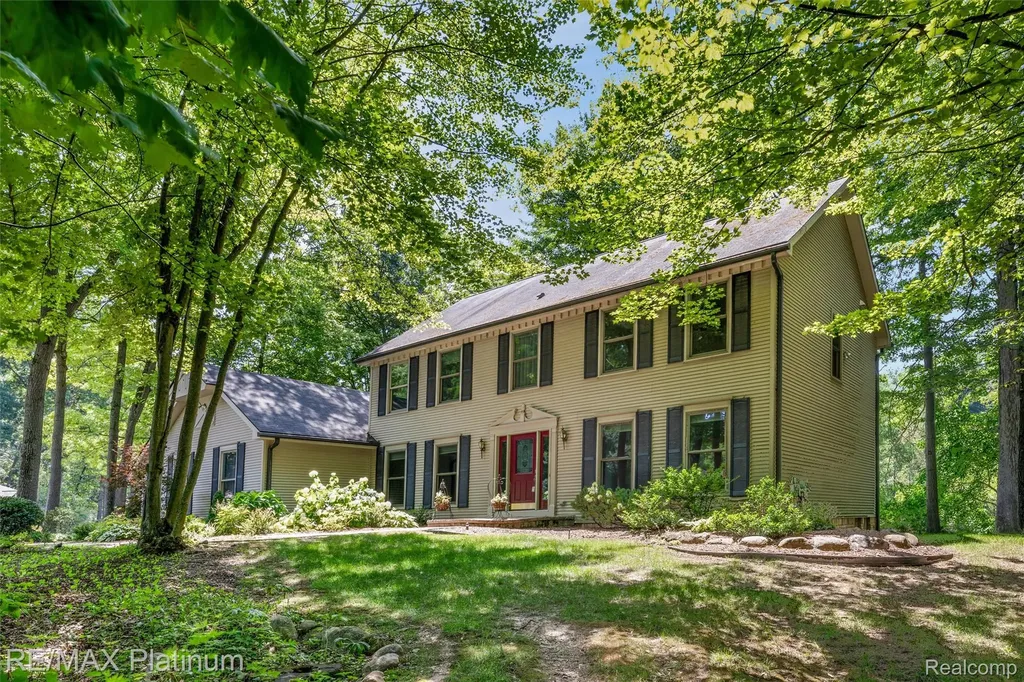2250 Pepperidge Trail Brighton Township MI 48114