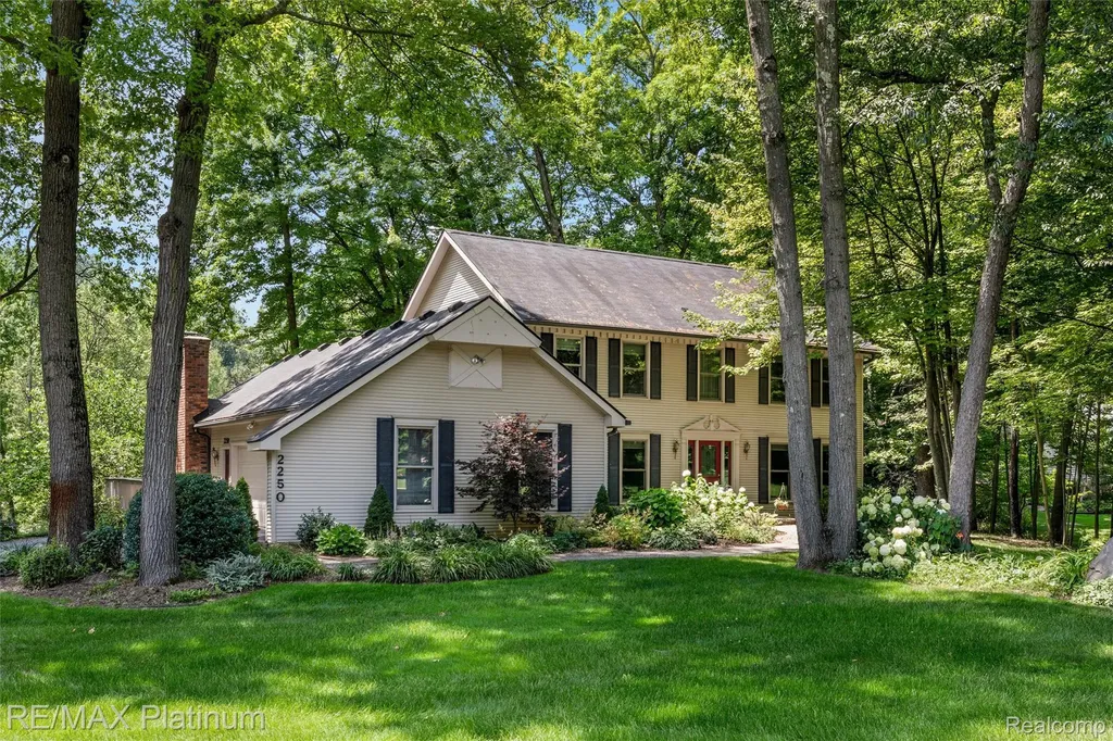 2250 Pepperidge Trail Brighton Township MI 48114