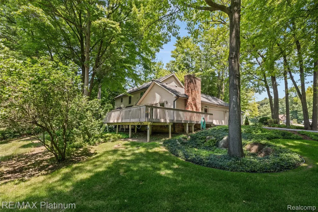 2250 Pepperidge Trail Brighton Township MI 48114