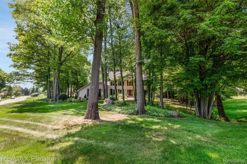 2250 Pepperidge Trail Brighton Township MI 48114