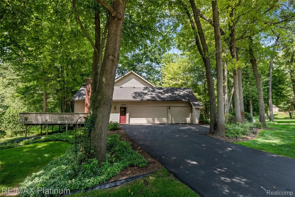2250 Pepperidge Trail Brighton Township MI 48114