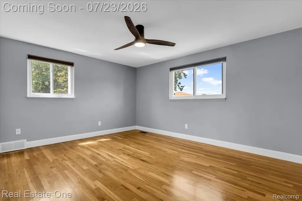 5063 Abington Drive Troy City MI 48085