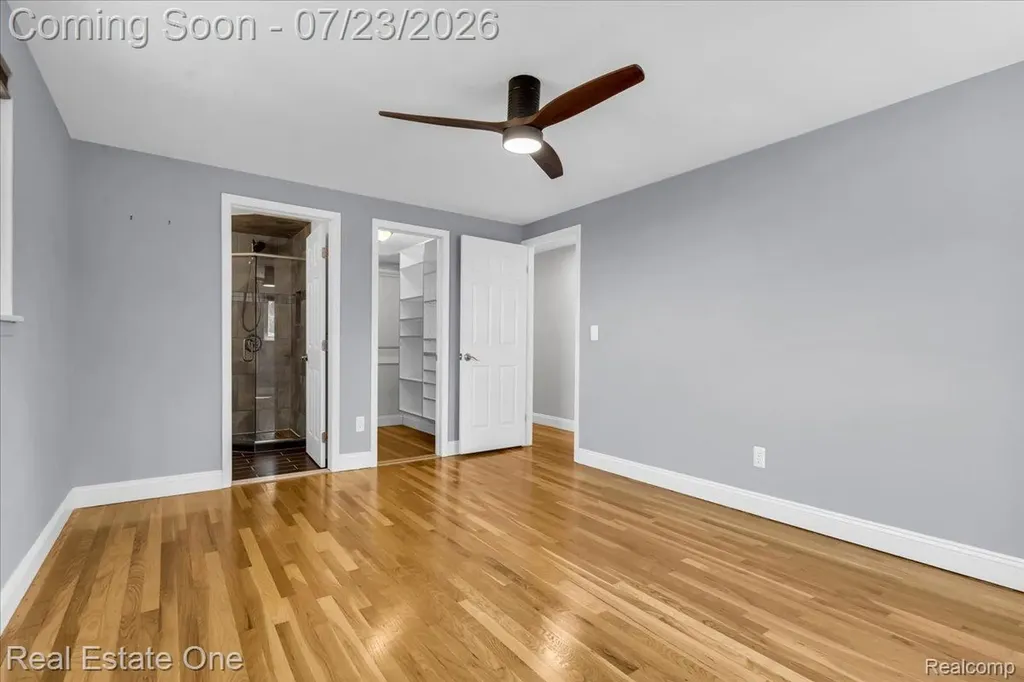 5063 Abington Drive Troy City MI 48085