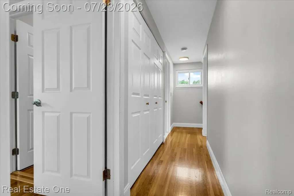 5063 Abington Drive Troy City MI 48085