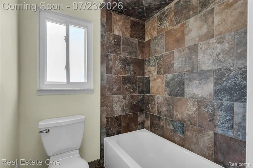 5063 Abington Drive Troy City MI 48085