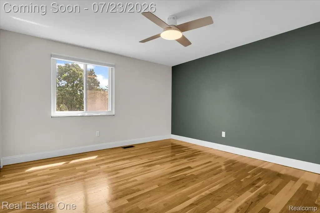 5063 Abington Drive Troy City MI 48085
