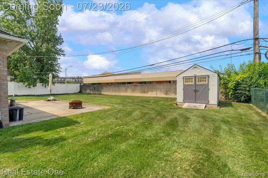 5063 Abington Drive Troy City MI 48085