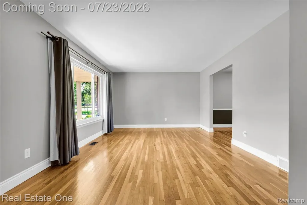 5063 Abington Drive Troy City MI 48085