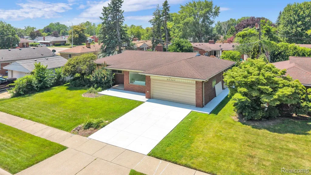 26327 Woodworth Circle Dearborn Heights City MI 48127