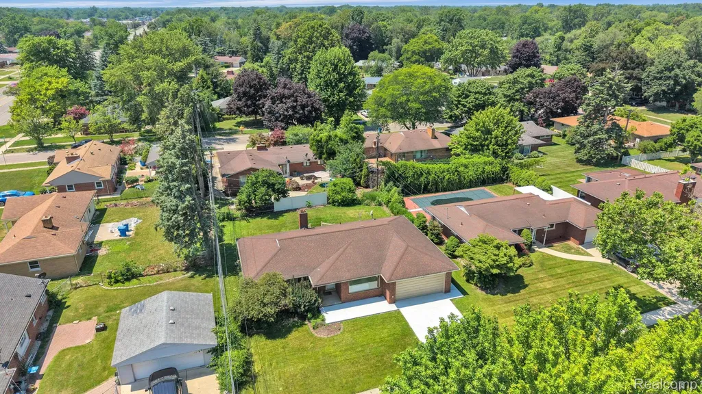 26327 Woodworth Circle Dearborn Heights City MI 48127