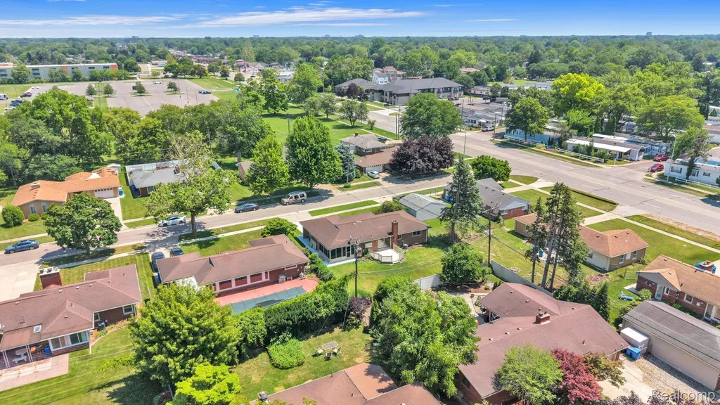 26327 Woodworth Circle Dearborn Heights City MI 48127